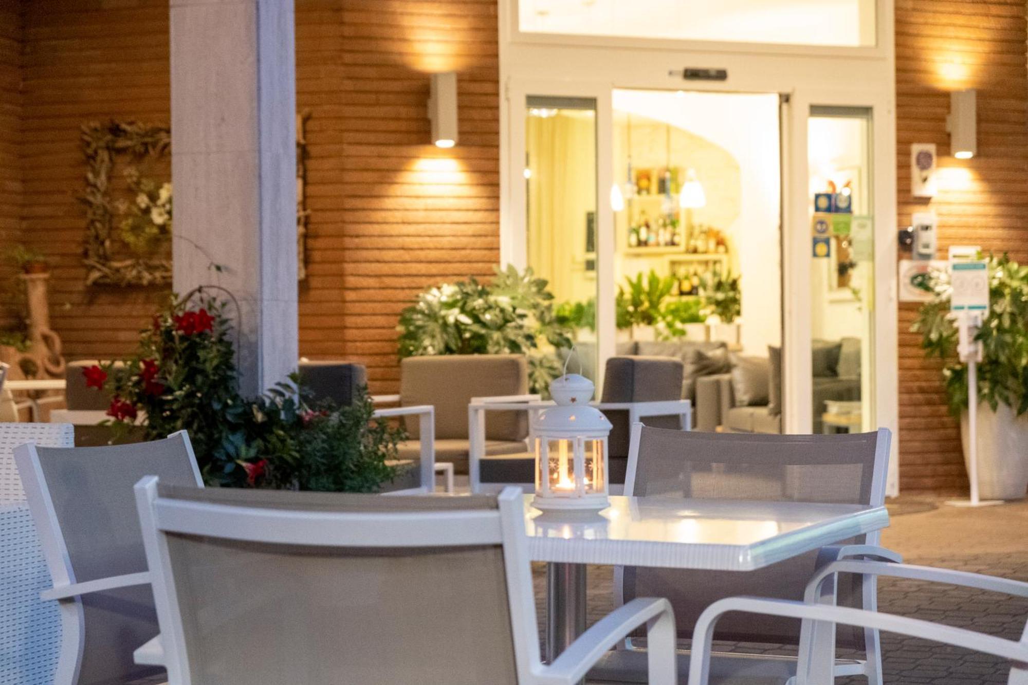 Hotel Orsa Maggiore Milano Marittima Exteriör bild