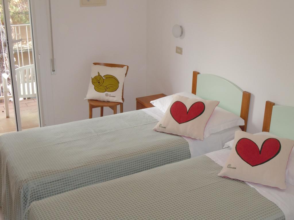Hotel Orsa Maggiore Milano Marittima Rum bild