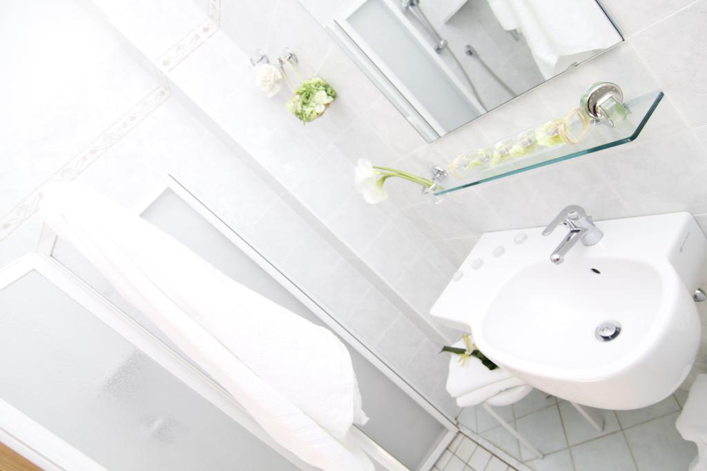 Hotel Orsa Maggiore Milano Marittima Rum bild